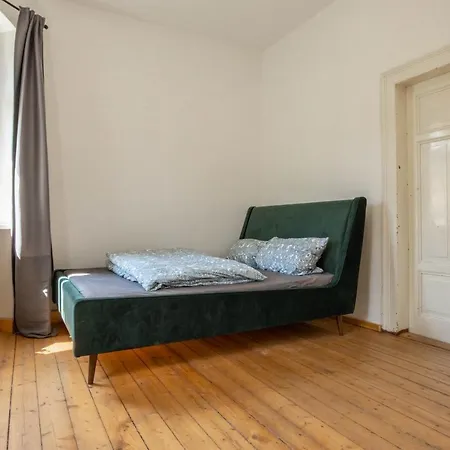 Apartment Zeitreise: Wohnen Im Herrenhaus Genau Zw. L U. Dd