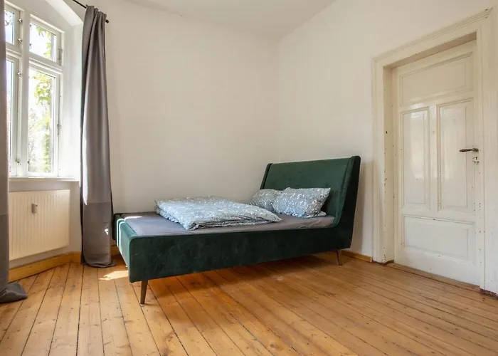 شقة Zeitreise: Wohnen Im Herrenhaus Genau Zw. L U. Dd